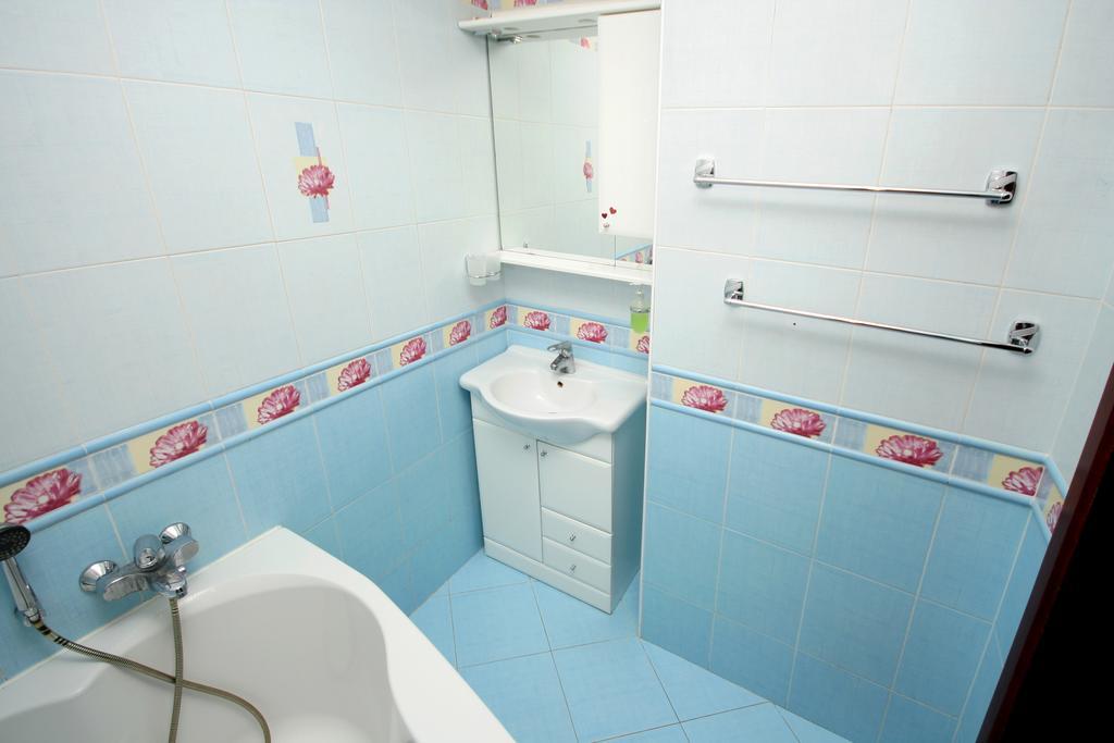 Inn Home Apartments - Livoberezhna Kiev Exteriör bild