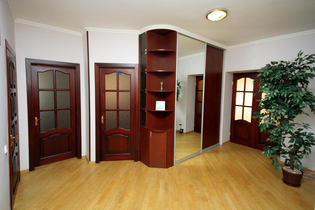 Inn Home Apartments - Livoberezhna Kiev Exteriör bild