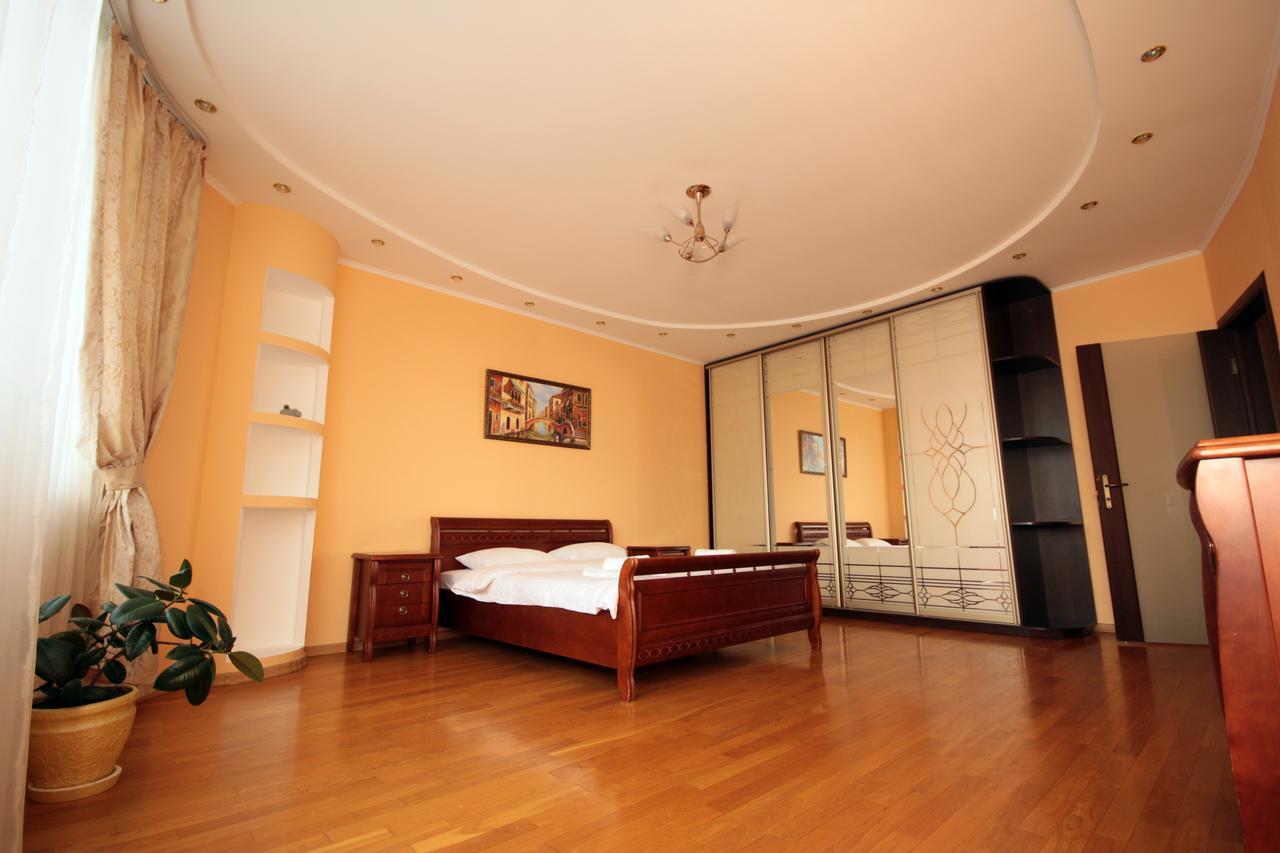 Inn Home Apartments - Livoberezhna Kiev Exteriör bild
