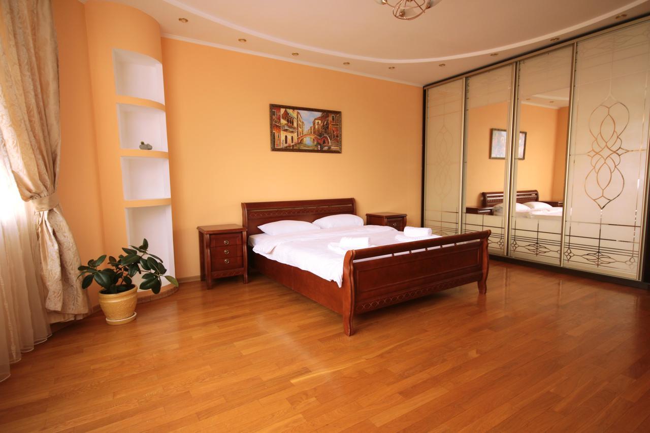 Inn Home Apartments - Livoberezhna Kiev Exteriör bild