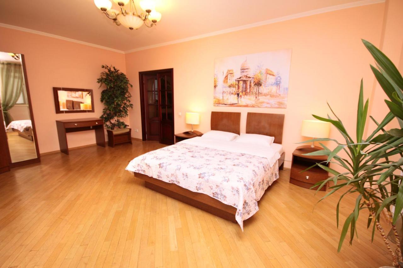 Inn Home Apartments - Livoberezhna Kiev Exteriör bild